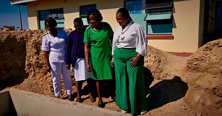 council health staff tours construction sites